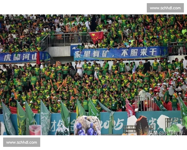 株洲湘超赛场现 8 米巨衫，球迷打卡燃爆主场